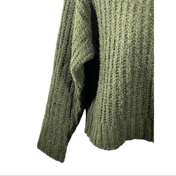 American Eagle Cropped Chunky Knit Dark Green Crew Neck Sweater Size Small - Picture 3 of 13